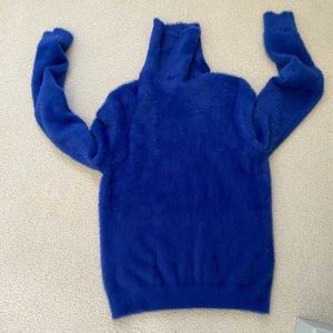 Woman’s  XS halogen turtleneck sweater